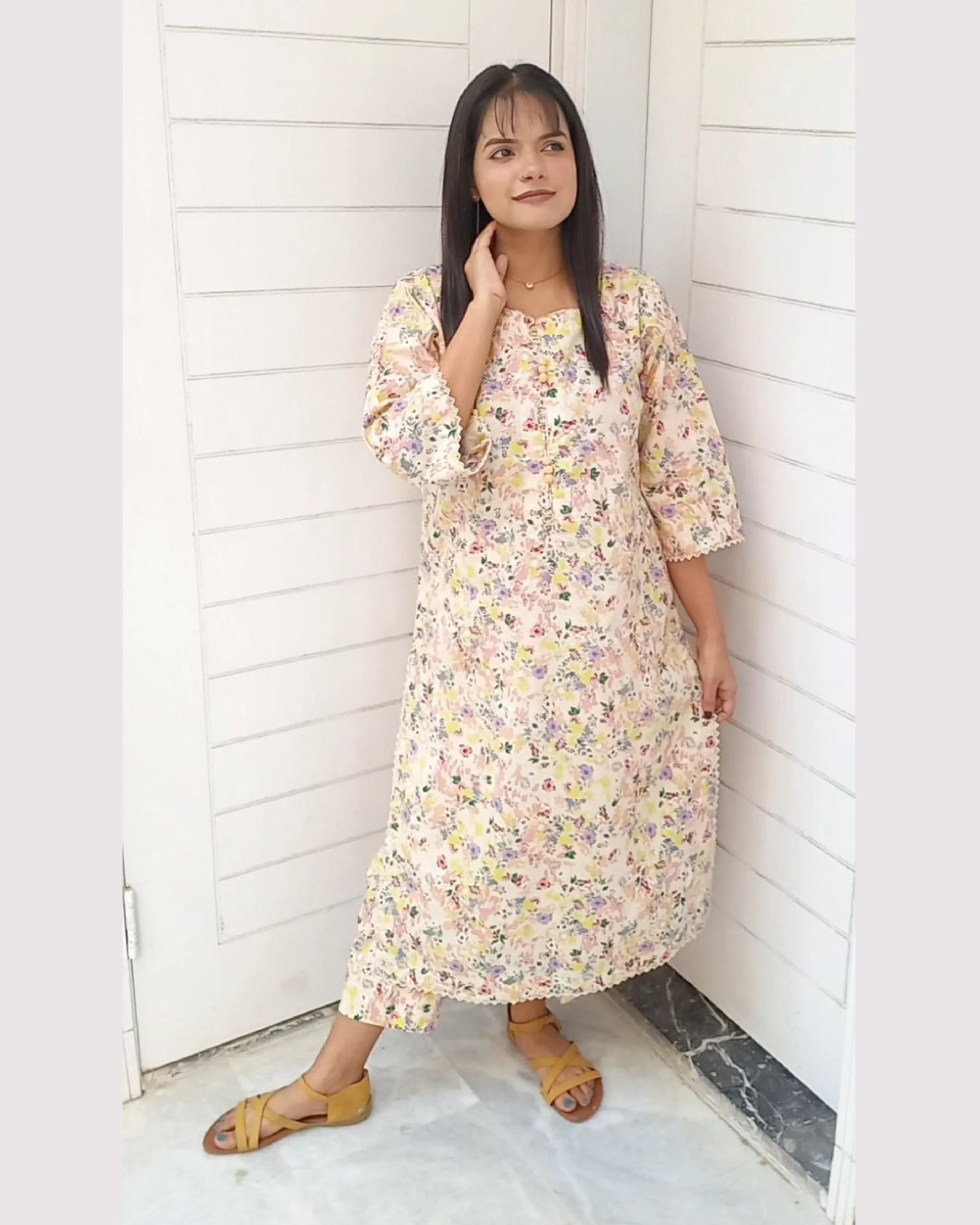 Pastel Floral Printed 2 Piece Lawn Suit For Women Elegant Pastel Floral Printed 2 Piece Lawn Suit For Women