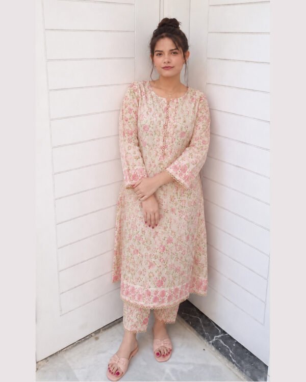 Peach Floral Printed 2-Piece Lawn Suit – Affordable Summer Lawn Collection in Pakistan Peach floral printed 2-piece lawn suit with matching printed trouser from affordable summer lawn collection in Pakistan