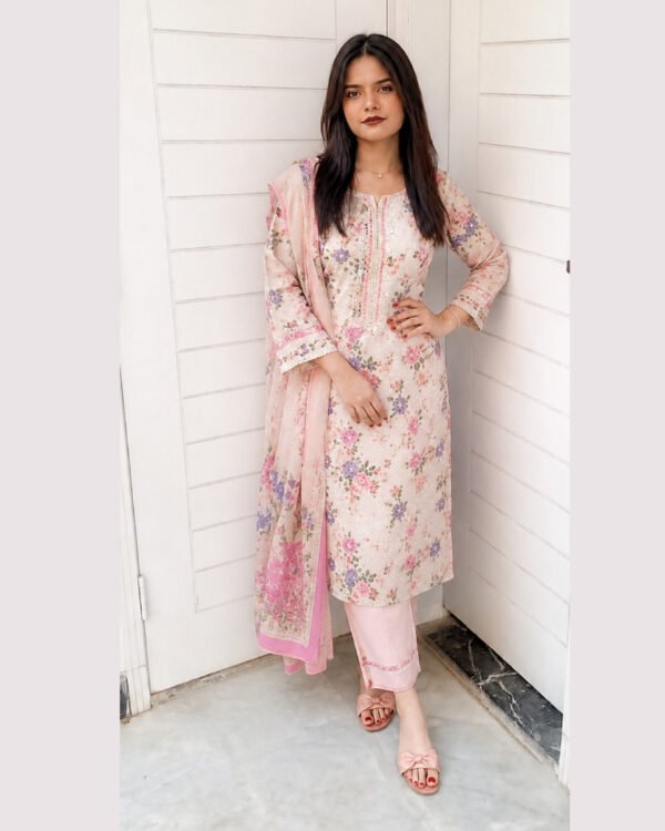 Blush Pink Floral Printed 3-Piece Lawn Suit – Affordable Summer Lawn Collection in Pakistan Blush pink floral printed 3-piece lawn suit with chiffon dupatta and matching trouser from affordable summer lawn collection in Pakistan